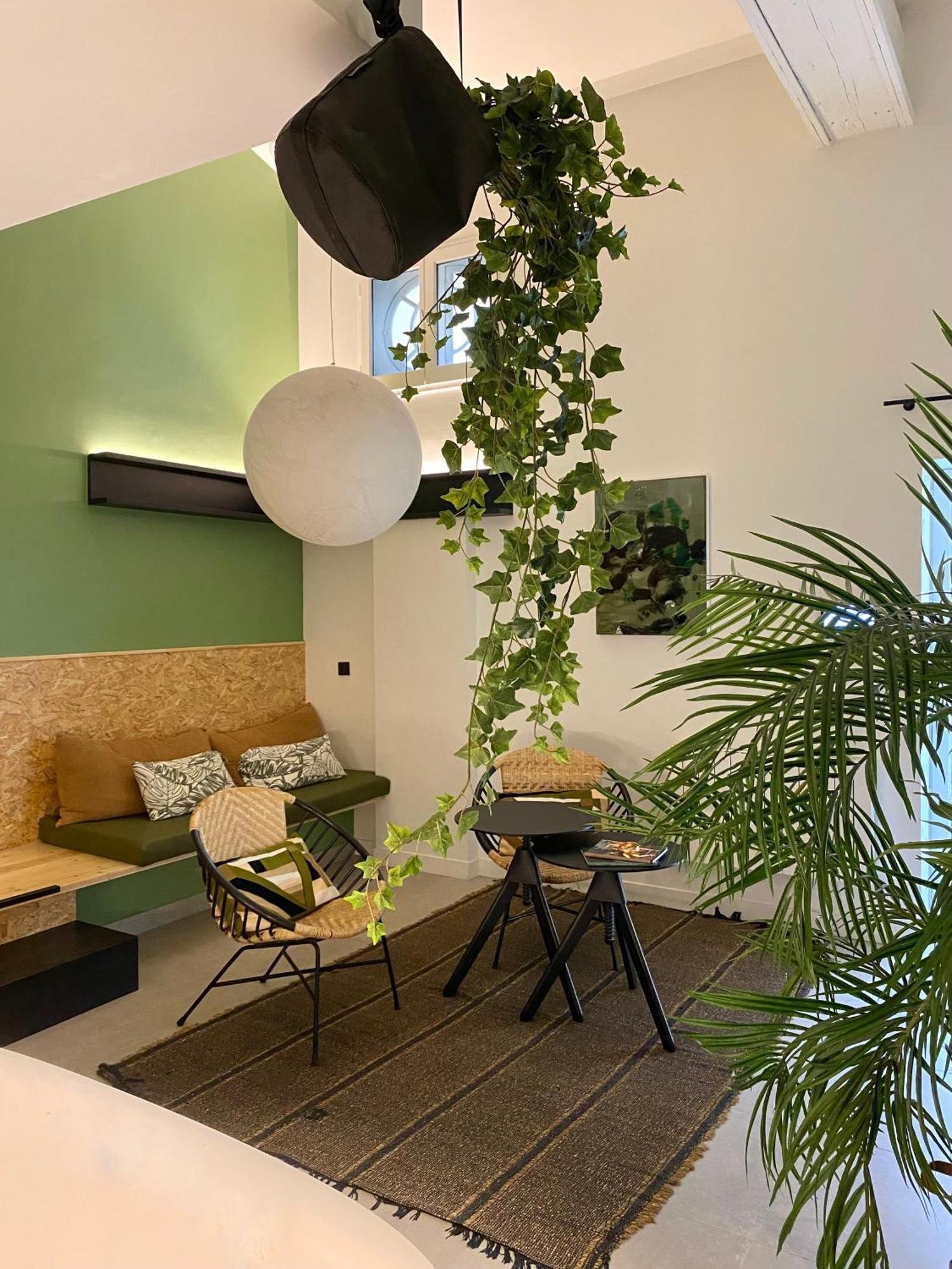 Mihotel Comte Lyon Exterior photo